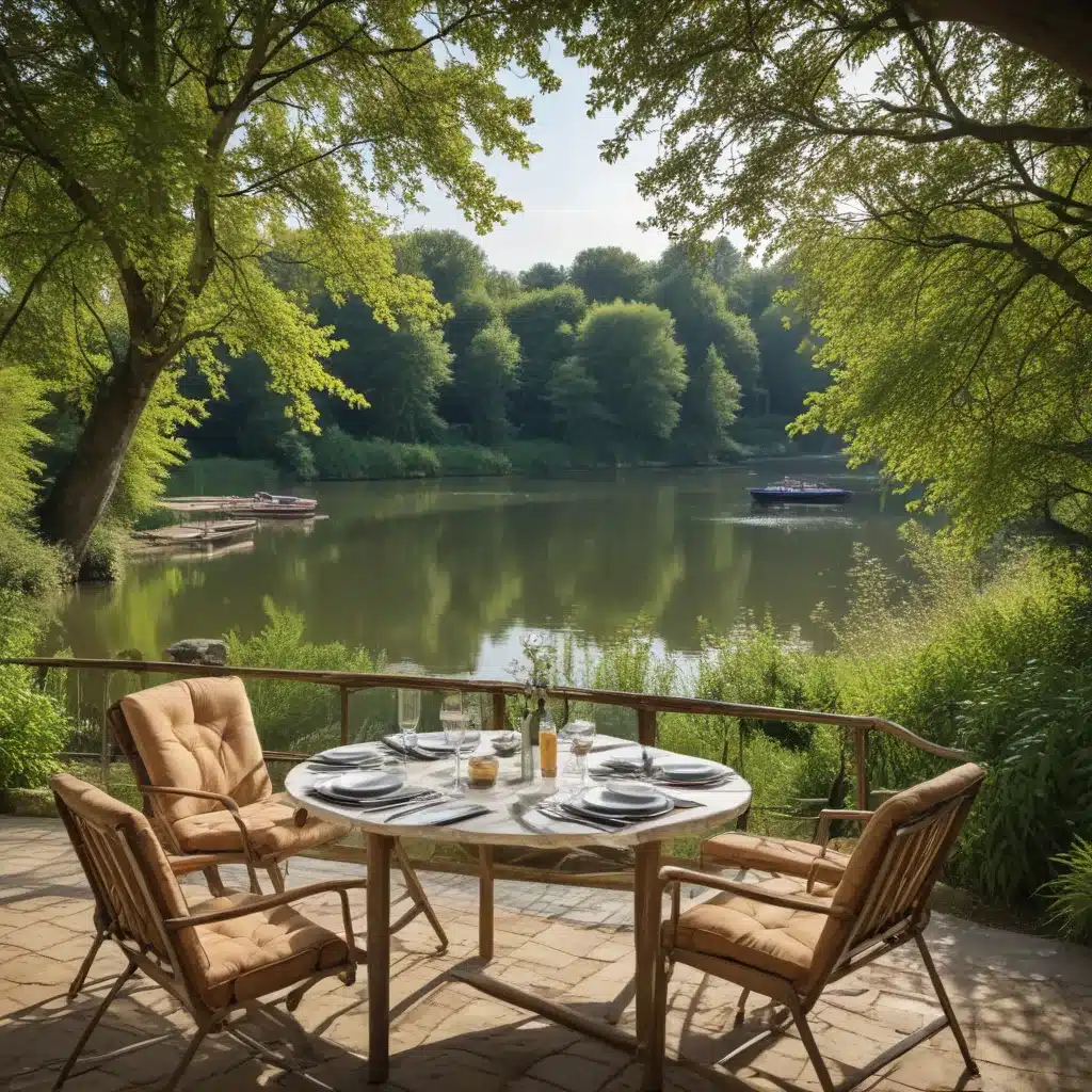 Riverside Retreats: Indulging in the Tranquility and Serenity of Alfresco Dining